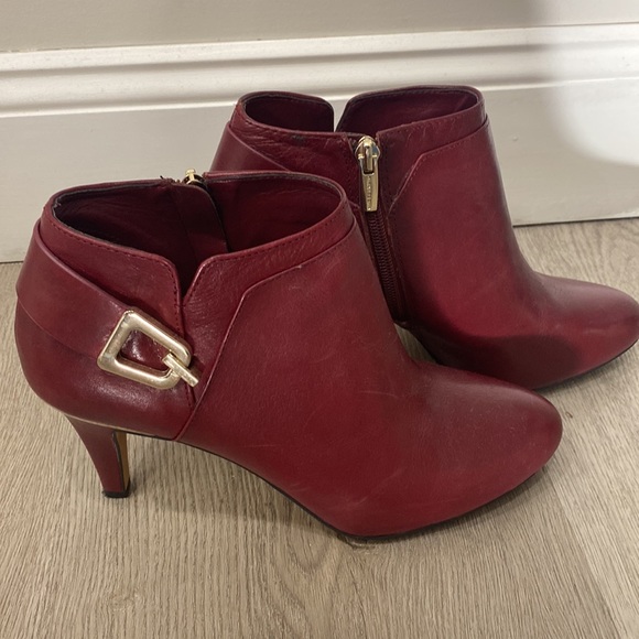 Vince Camuto / Women's Heel Ankle Boots - Picture 2 of 9